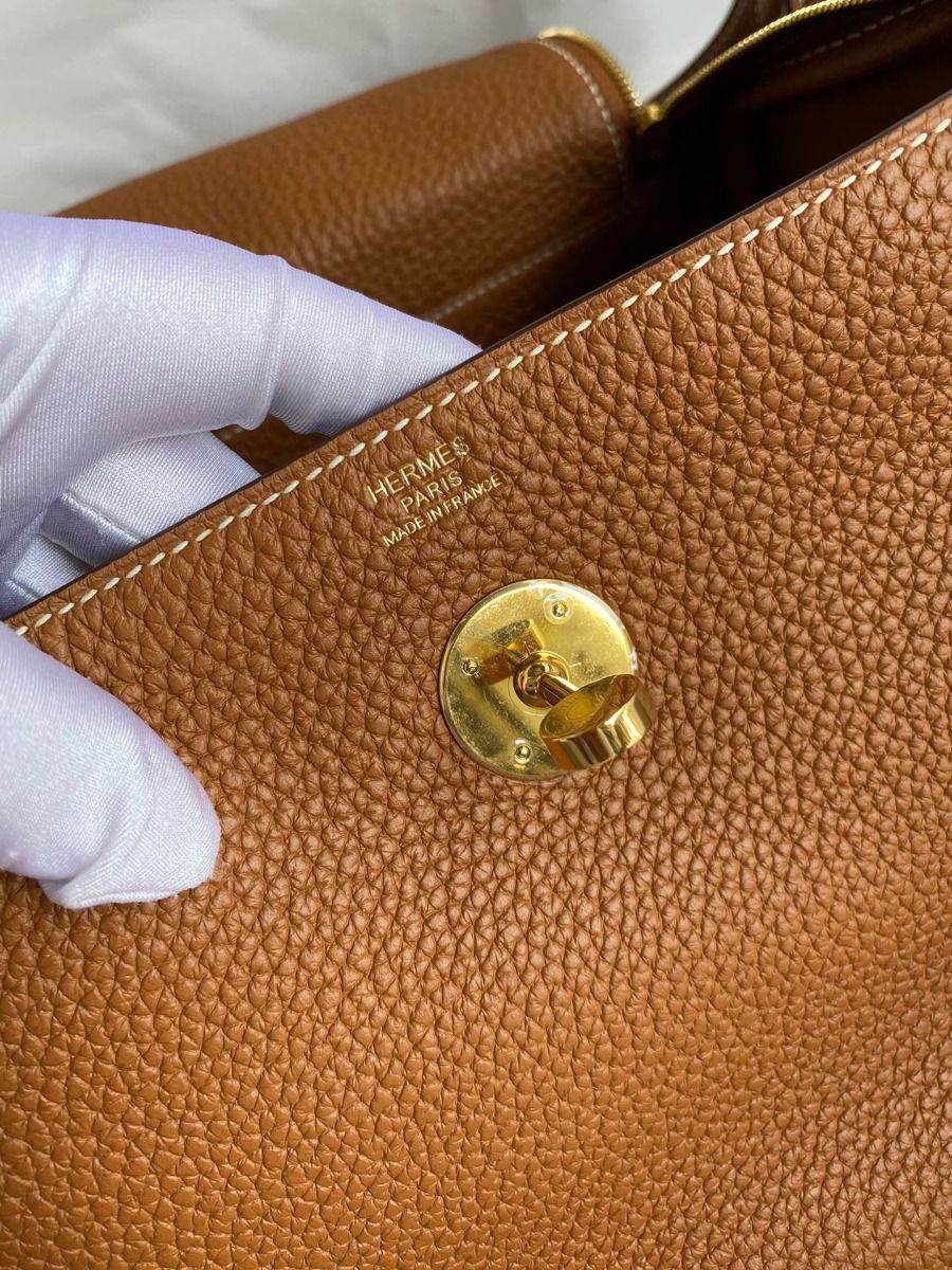 Hermes Lindy 26 Handmade Bag In Gold Clemence Leather - Image 9