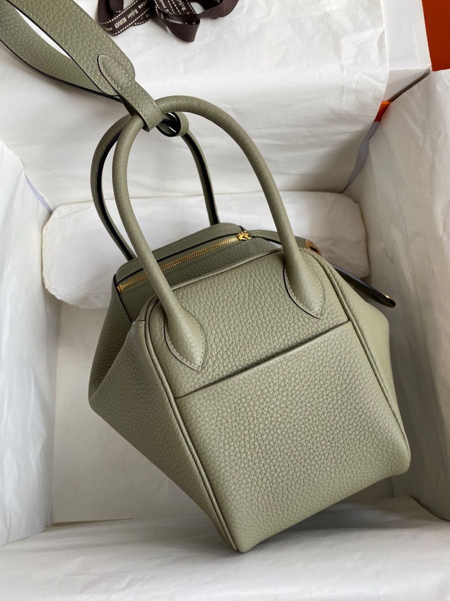 Hermes Lindy 26 Handmade Bag In Sauge Clemence Leather - Image 3