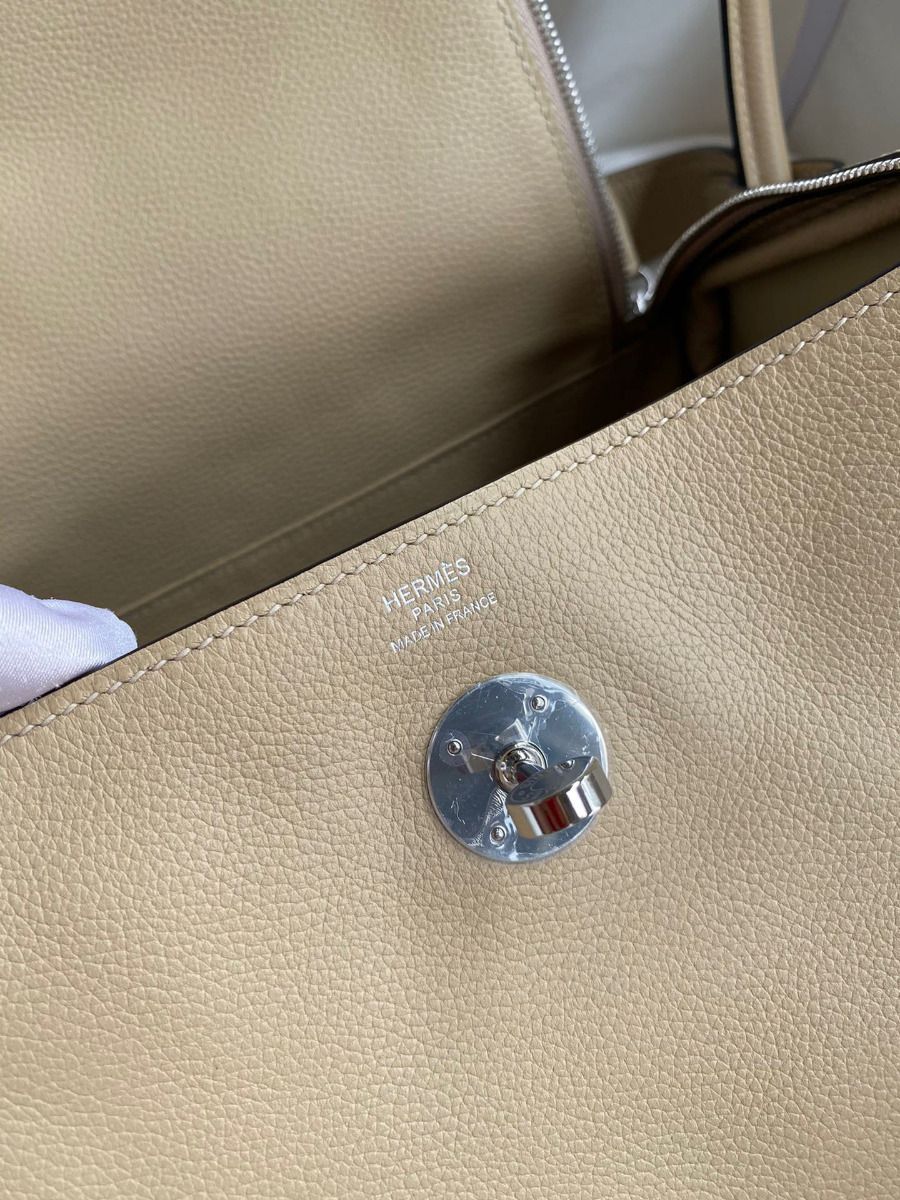 Hermes Lindy 26 Handmade Bag In Trench Evercolor Leather - Image 10