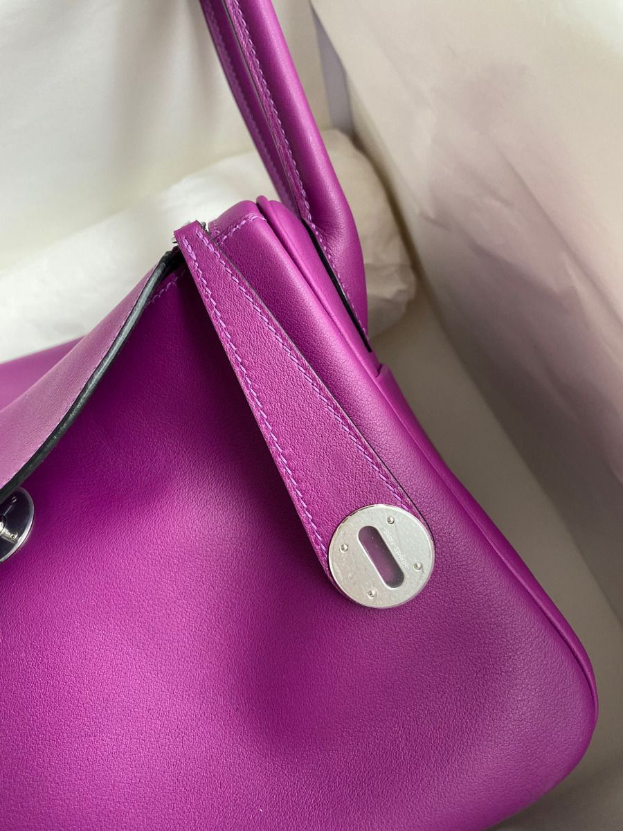 Hermes Lindy 26 Handmade Bag In Anemone Swift Calfskin - Image 4