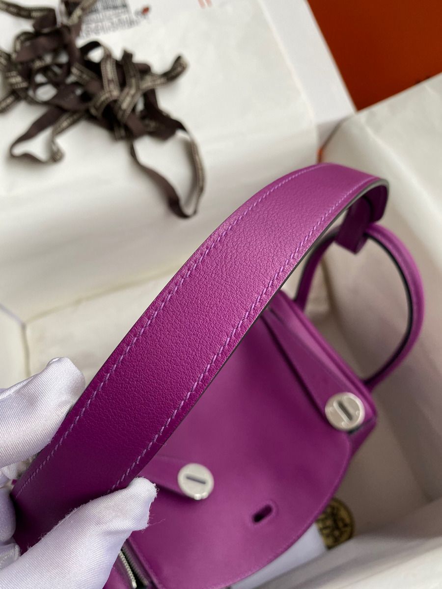 Hermes Lindy 26 Handmade Bag In Anemone Swift Calfskin - Image 10