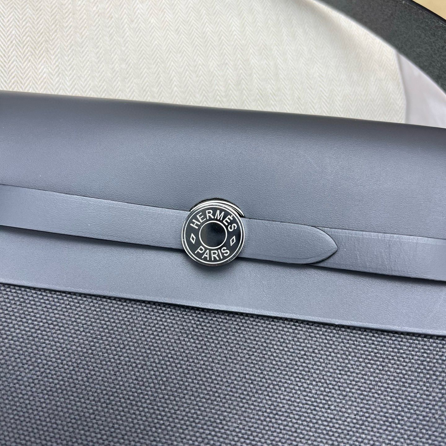 Hermes Herbag Zip 20 Bag in Canvas and Ardoise Hunter Calfskin - Image 7