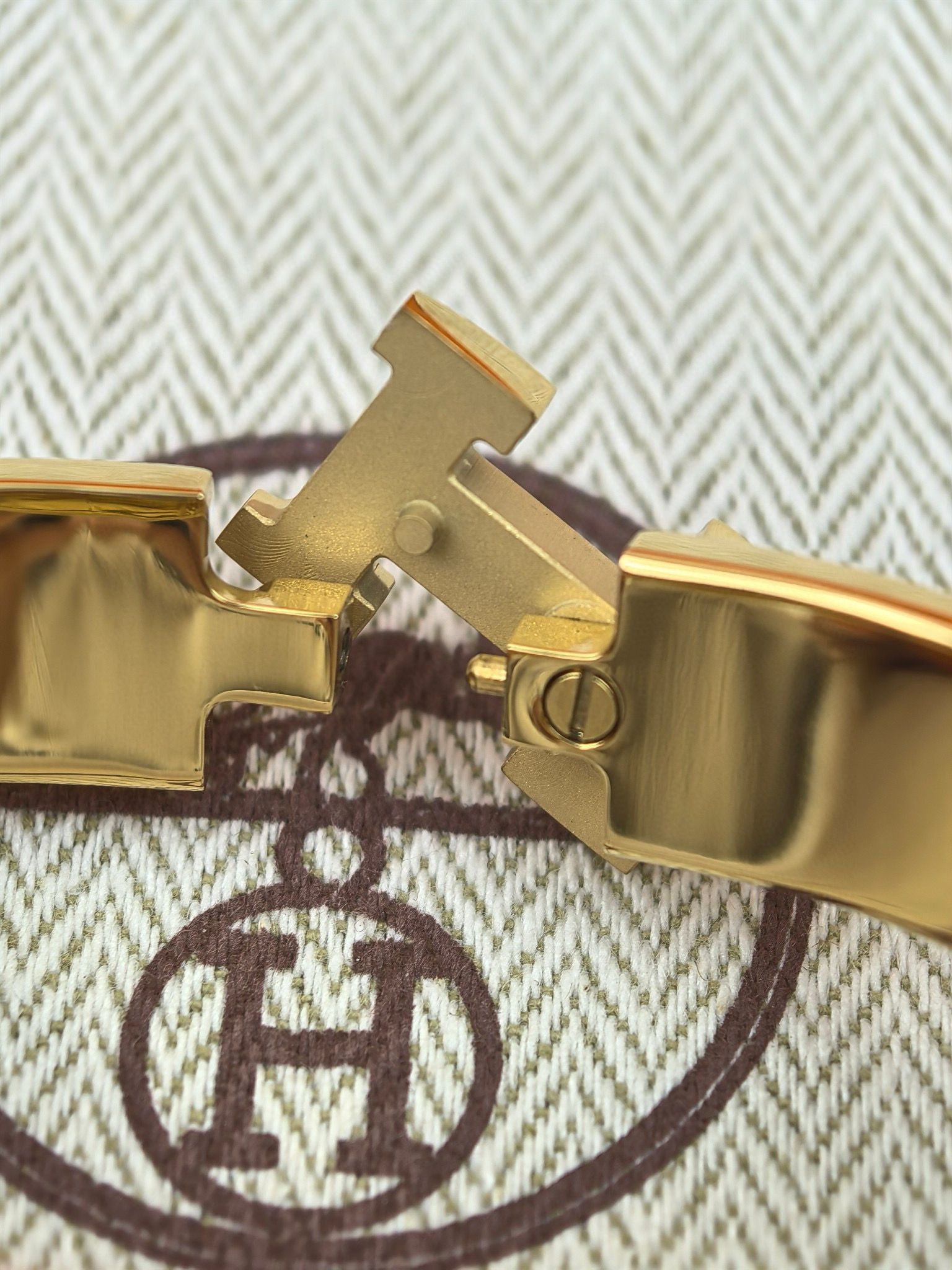 Hermes Chataigne Enamel Clic H Bracelet - Image 7