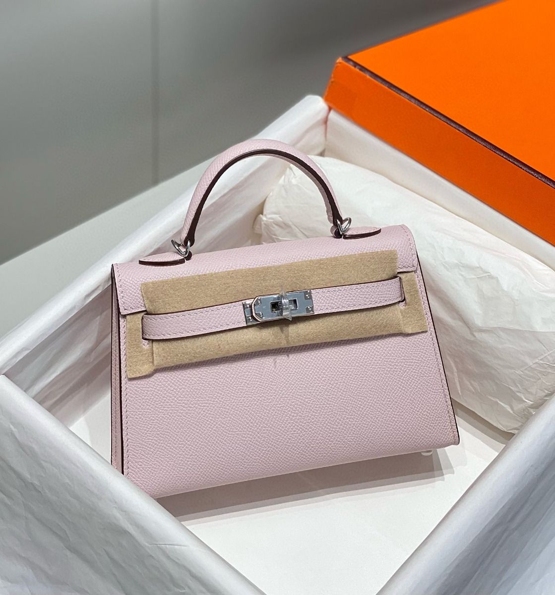 Hermes Kelly Mini II Bag In Mauve Pale Epsom Leather PHW - Image 3