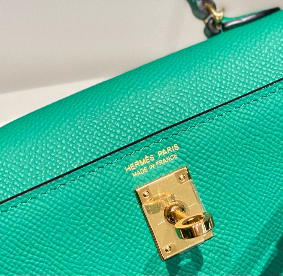 Hermes Kelly Mini II Bag In Vert Jade Epsom Leather GHW - Image 8