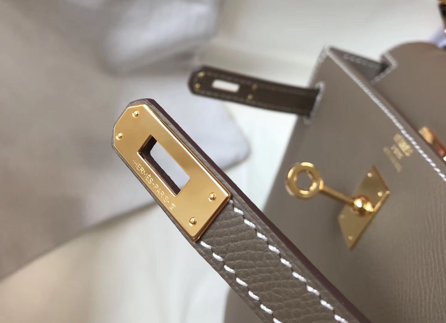 Hermes Kelly 25cm Sellier Bag In Taupe Epsom Leather - Image 6