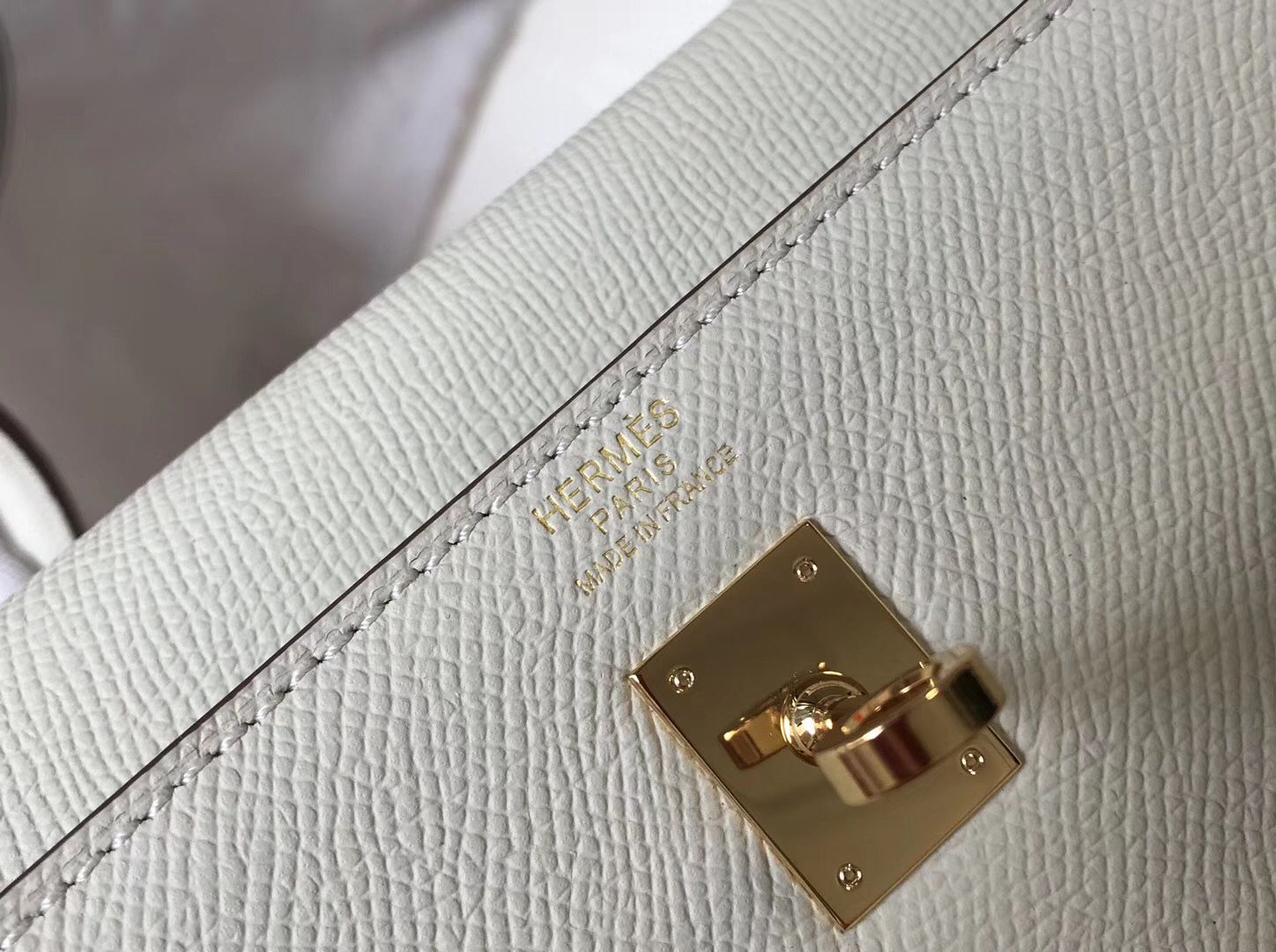 Hermes Kelly 25cm Sellier Bag In White Epsom Leather - Image 4
