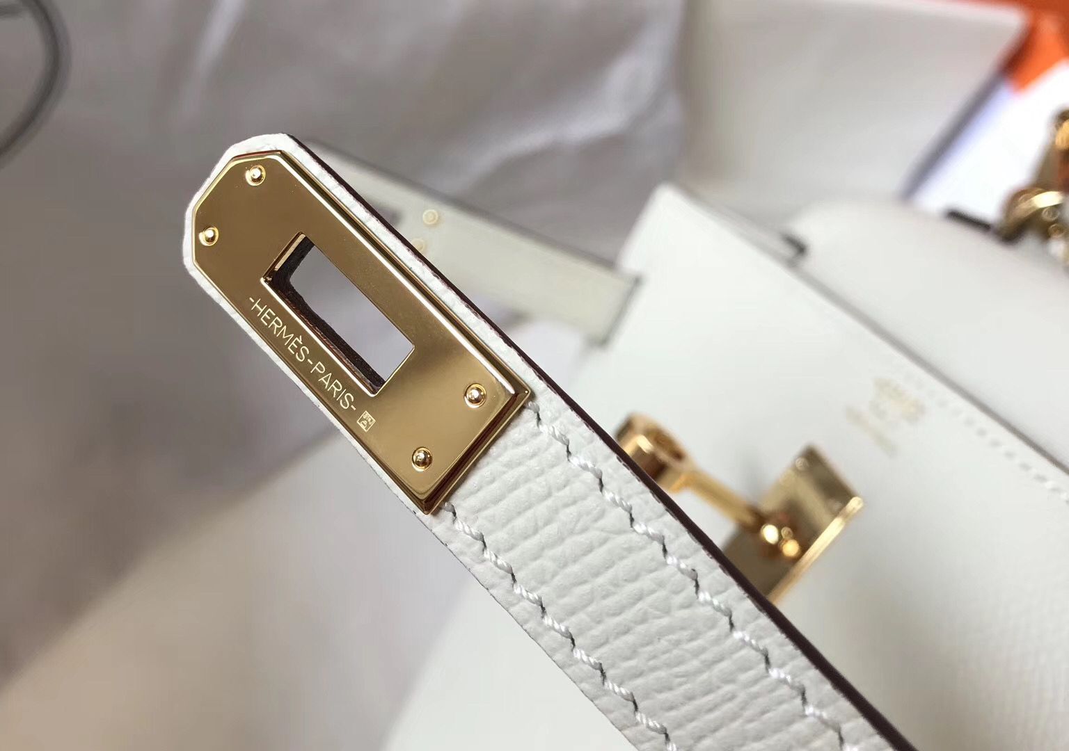 Hermes Kelly 25cm Sellier Bag In White Epsom Leather - Image 7