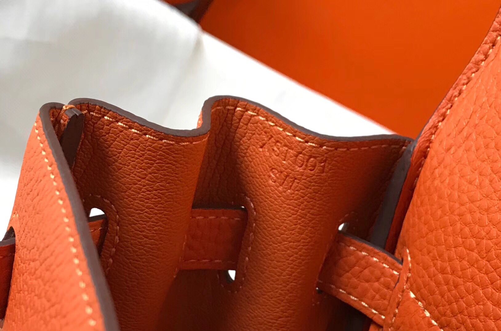 Hermes Kelly 28cm Bag In Orange Clemence Leather GHW - Image 4