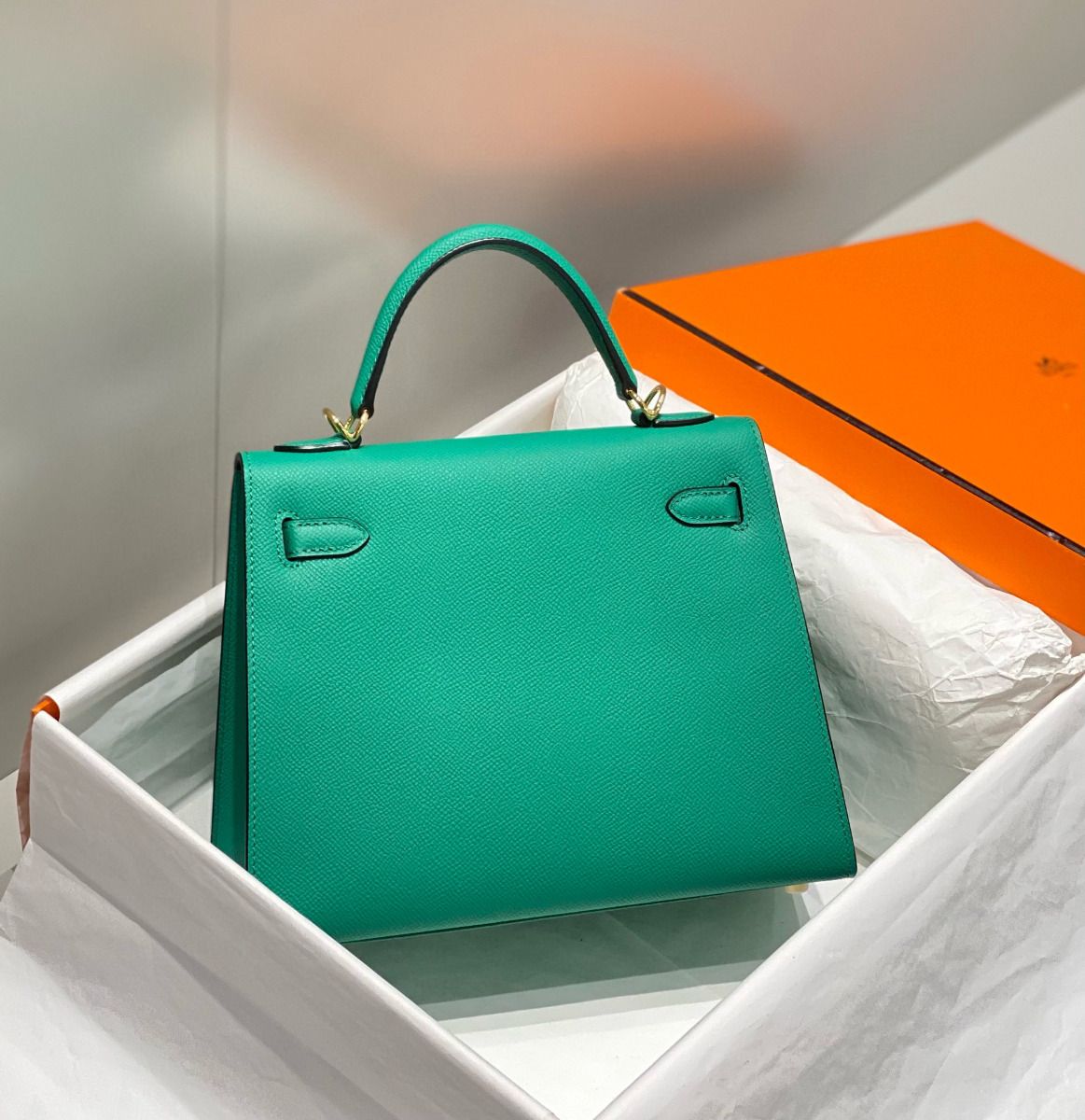 Hermes Kelly 28cm Bag In Vert Jade Epsom Leather PHW - Image 3