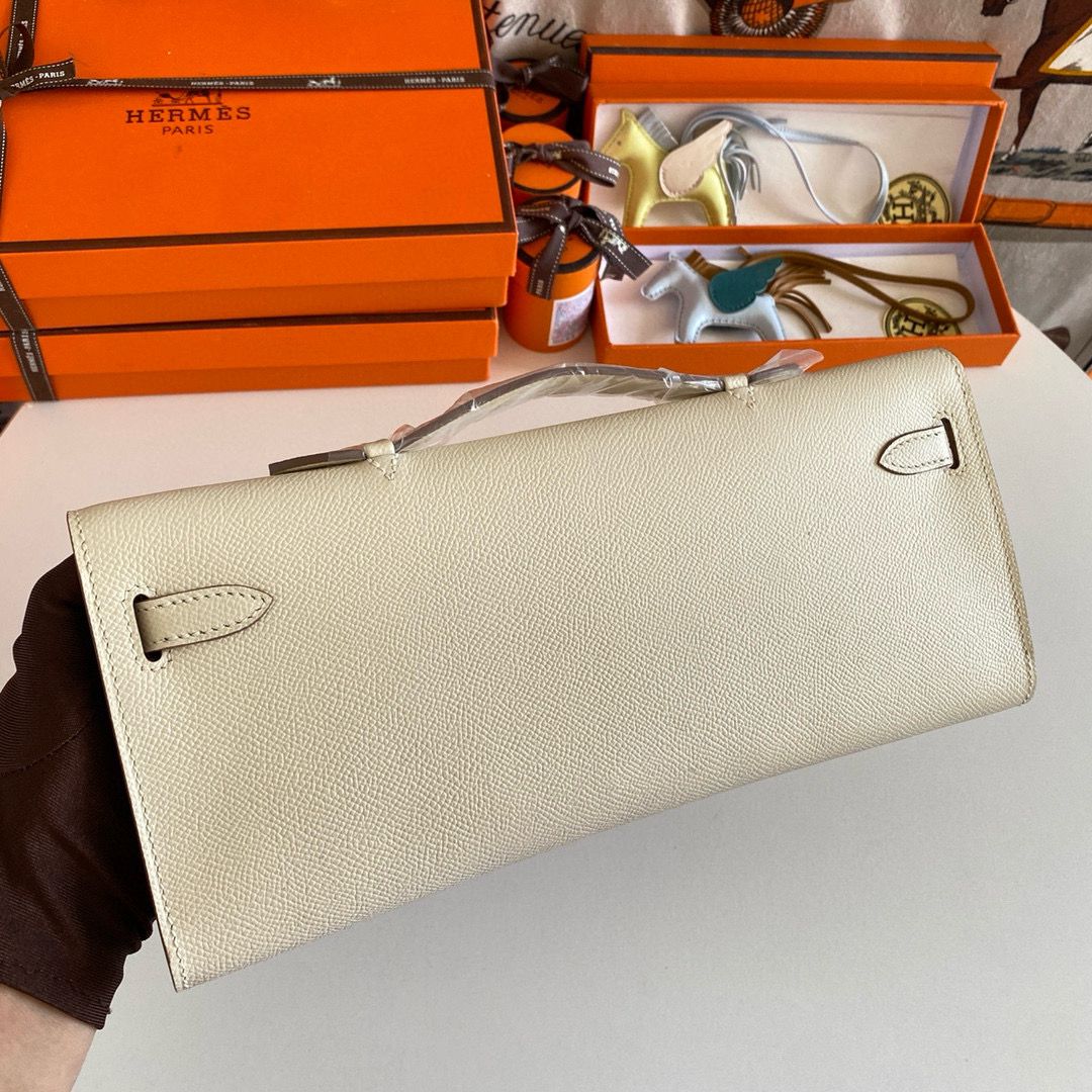 Hermes Kelly Cut Handmade Bag in Craie Epsom Calfskin - Image 4