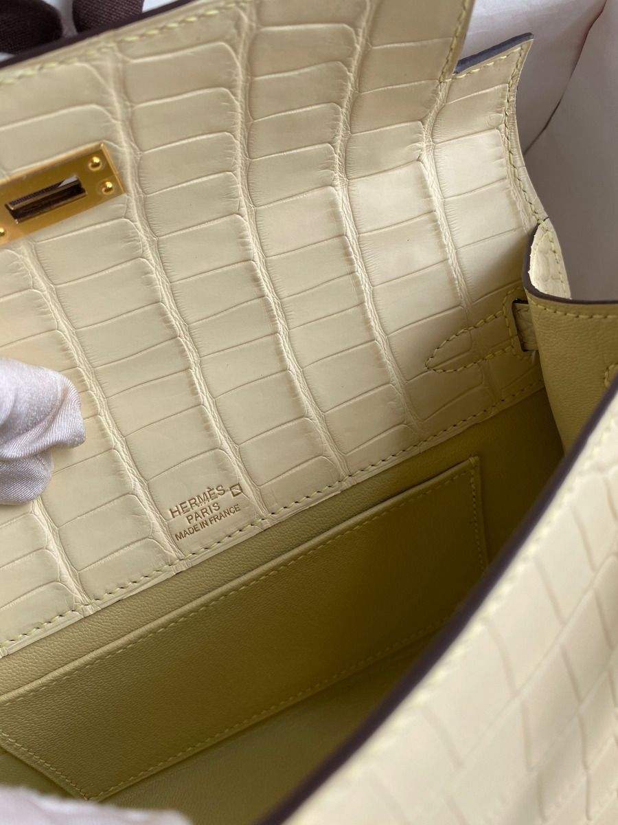 Hermes Kelly Pochette Handmade Bag In Vanille Matte Alligator Leather - Image 10