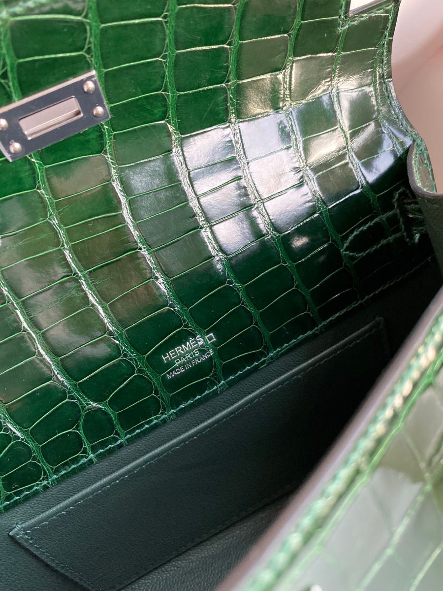 Hermes Kelly Pochette Handmade Bag In Vert Fonce Shiny Alligator Leather - Image 10
