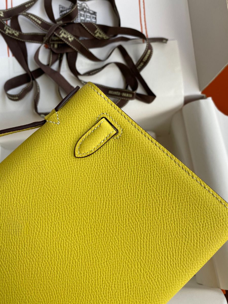 Hermes Kelly Pochette Handmade Bag In Lime Epsom Calfskin - Image 6