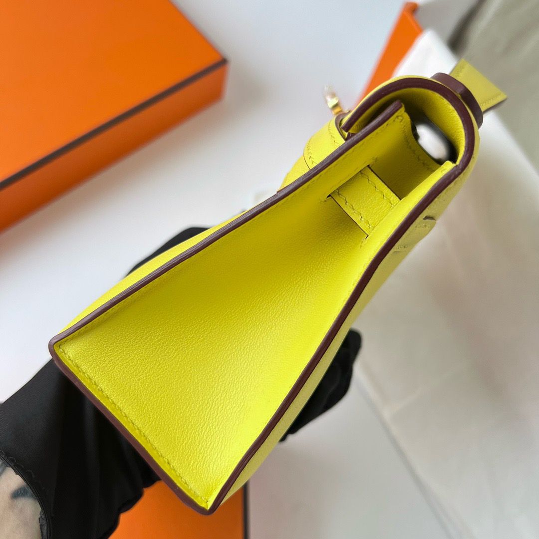 Hermes Kelly Pochette Handmade Bag In Lime Swift Calfskin - Image 5