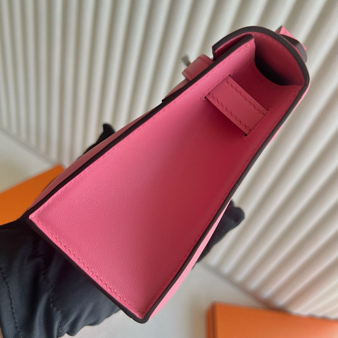 Hermes Kelly Pochette Handmade Bag in Rose Azalee Swift Calfskin - Image 4