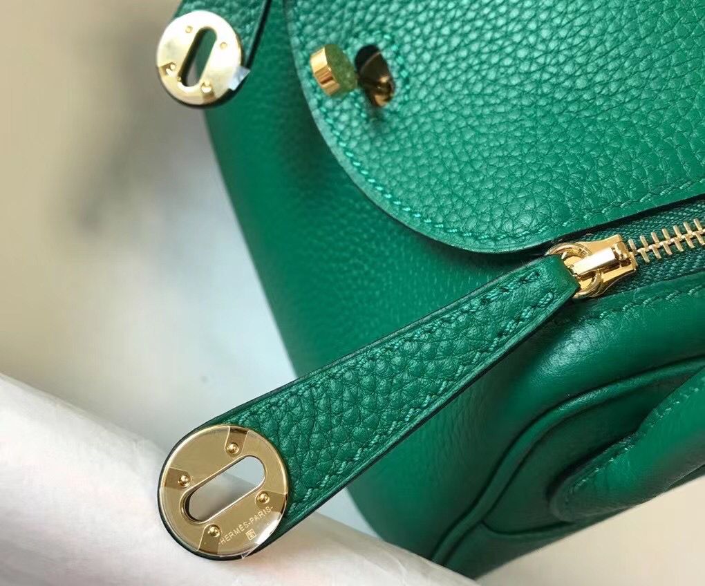 Hermes Lindy Mini Bag In Green Clemence Leather GHW - Image 6