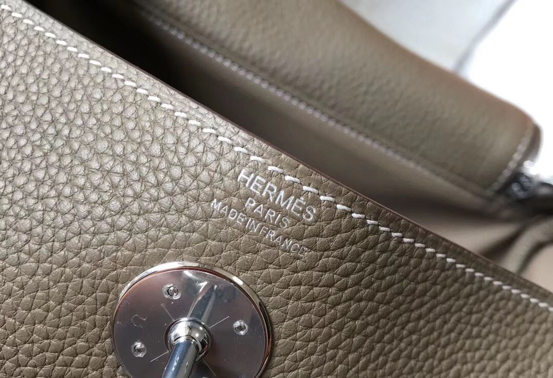 Hermes Lindy 26cm Bag In Taupe Grey Clemence Leather - Image 7