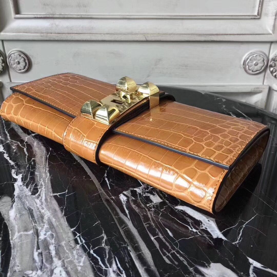 Hermes Medor Clutch Bag In Camarel Crocodile Leather - Image 3