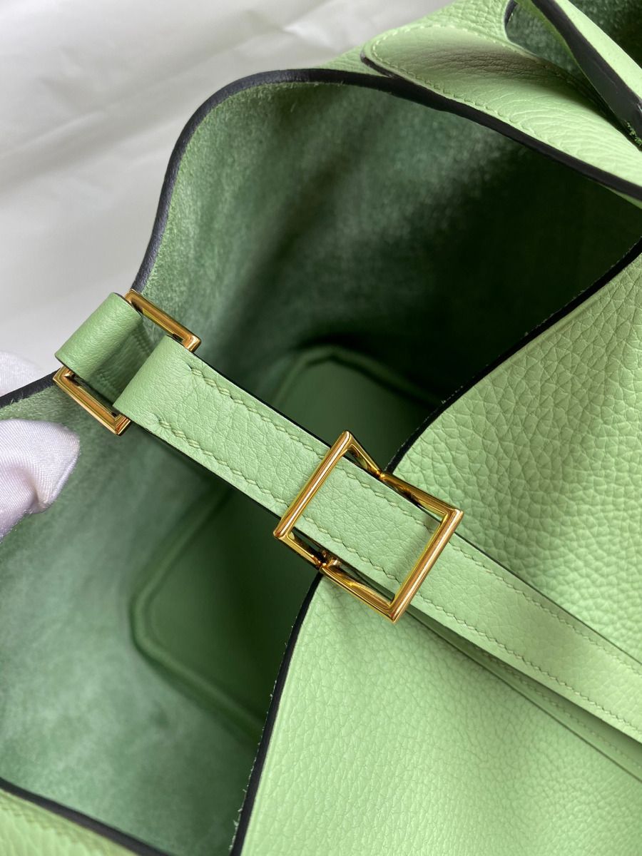 Hermes Picotin Lock 22 Handmade Bag in Vert Criquet Clemence Leather - Image 5