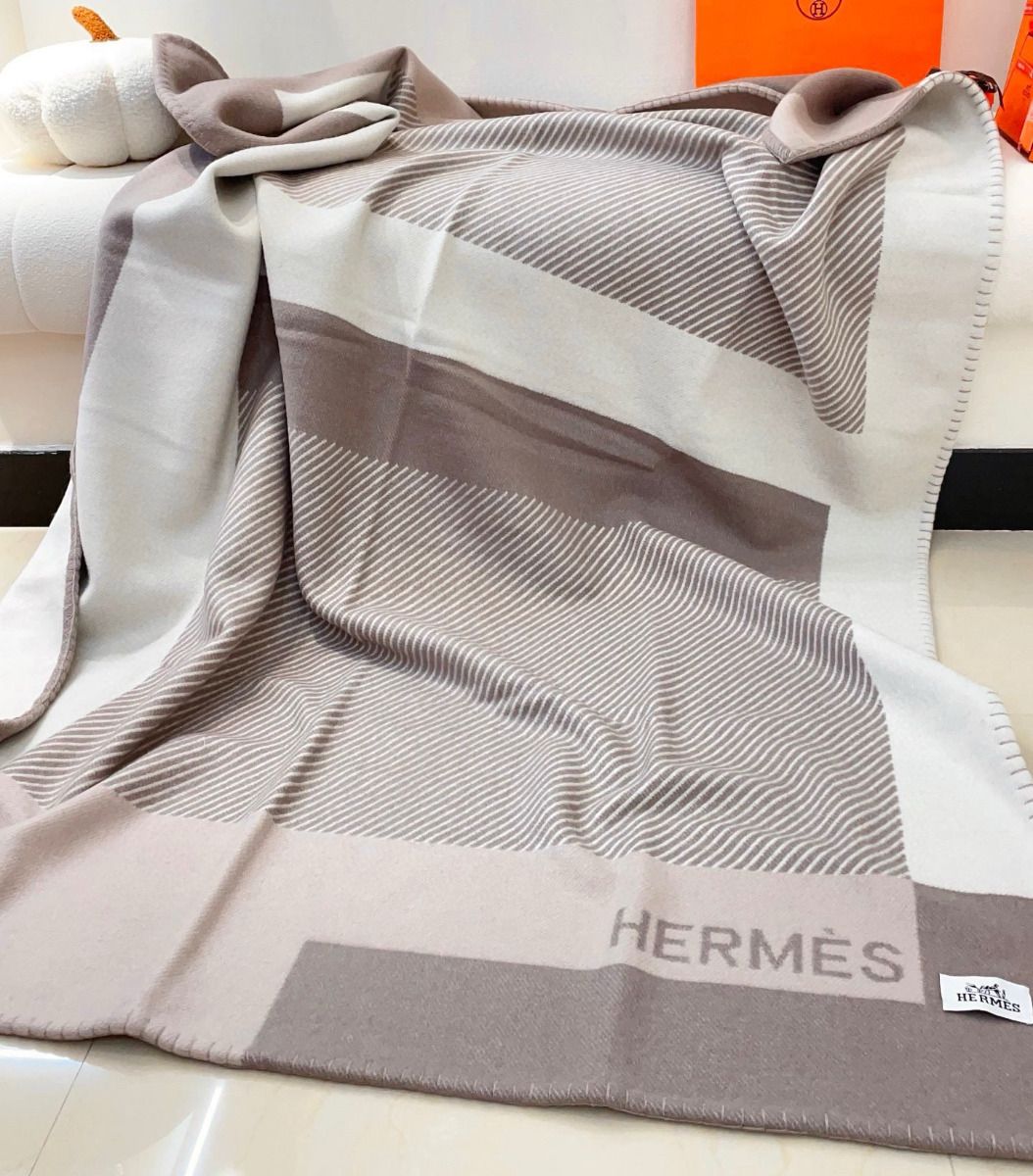 Hermes H Riviera Blanket in Beige Wool and Cashmere - Image 9