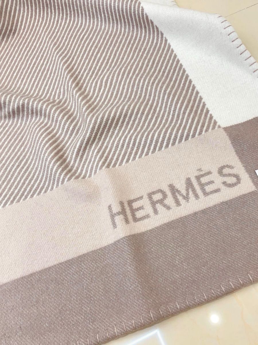 Hermes H Riviera Blanket in Beige Wool and Cashmere - Image 11
