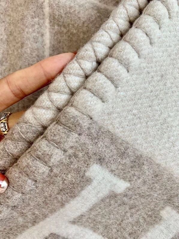 Hermes Beige Avalon III Throw Blanket - Image 6