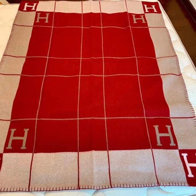 Hermes Red Avalon III Throw Blanket - Image 5