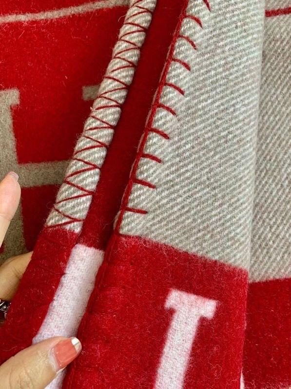 Hermes Red Avalon III Throw Blanket - Image 9