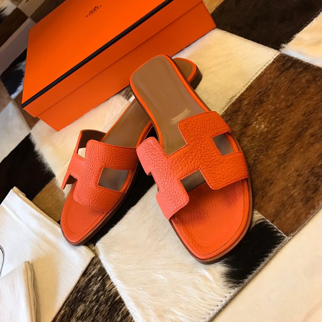 Hermes Oran Slide Sandals In Orange Clemence Leather - Image 3