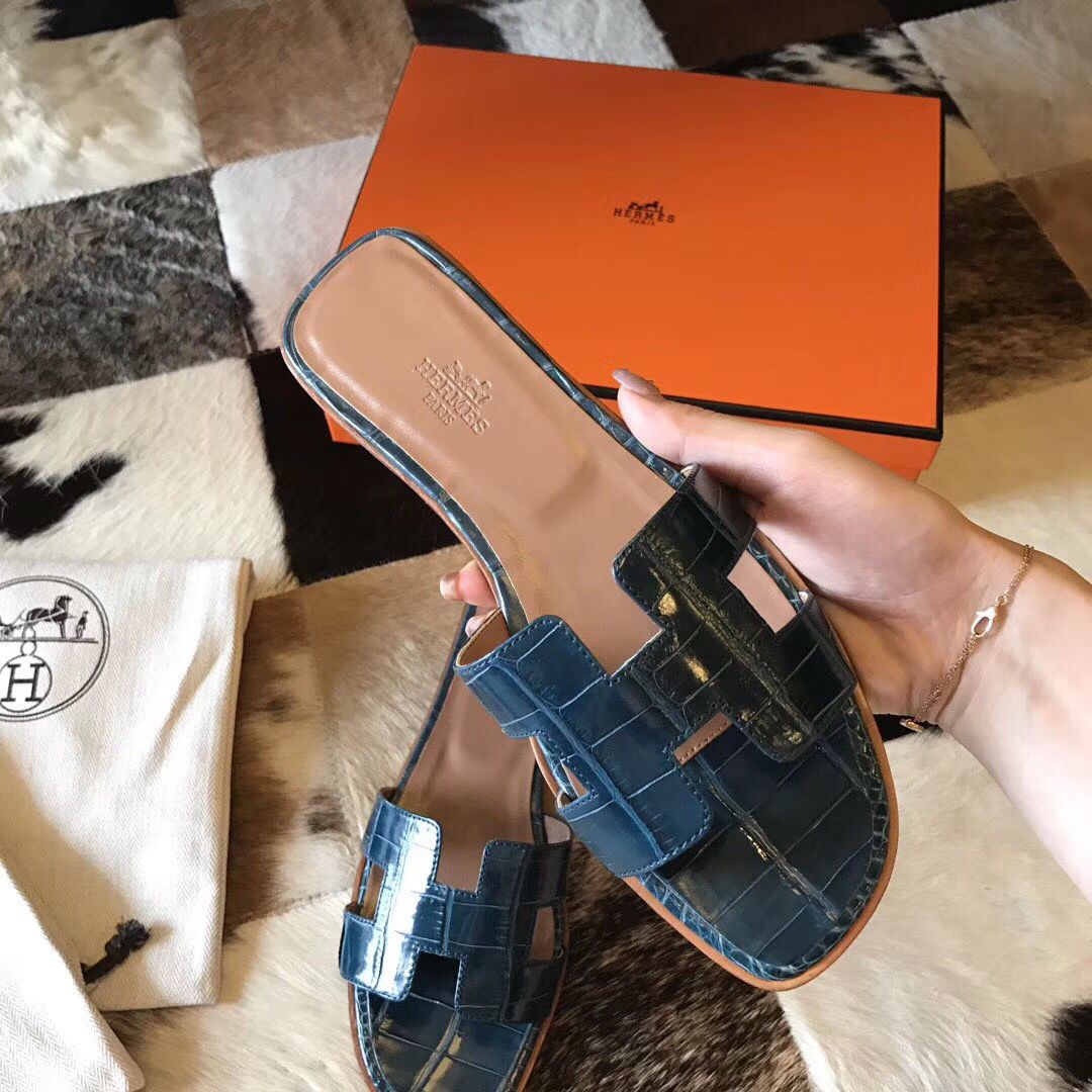 Hermes Oran Sandals In Blue Shiny Niloticus Crocodile - Image 4
