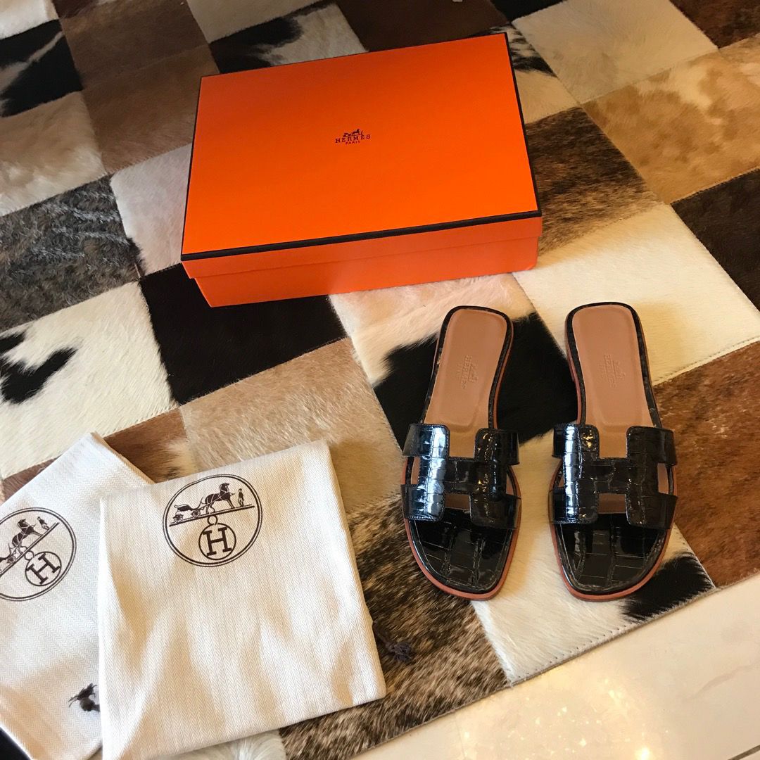 Hermes Oran Slide Sandals In Black Shiny Niloticus Crocodile Skin - Image 7