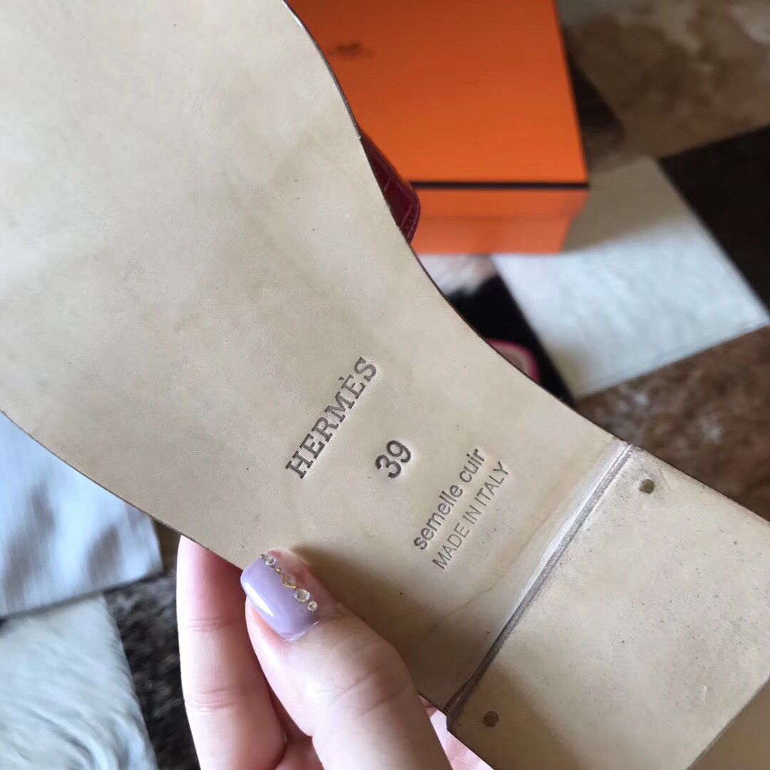 Hermes Oran Sandals In Rose Scheherazade Shiny Niloticus Crocodile - Image 5