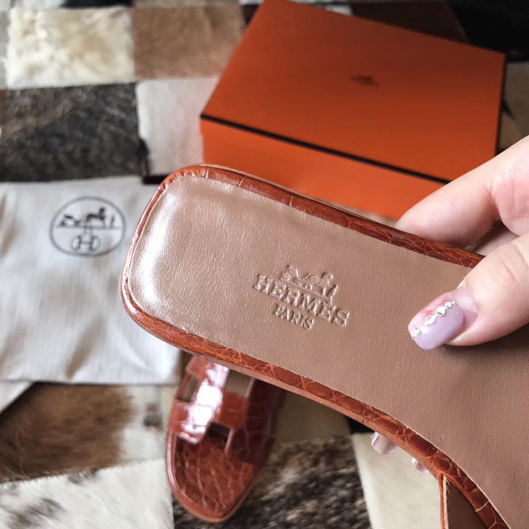 Hermes Oran Sandals In Orange Shiny Niloticus Crocodile - Image 5