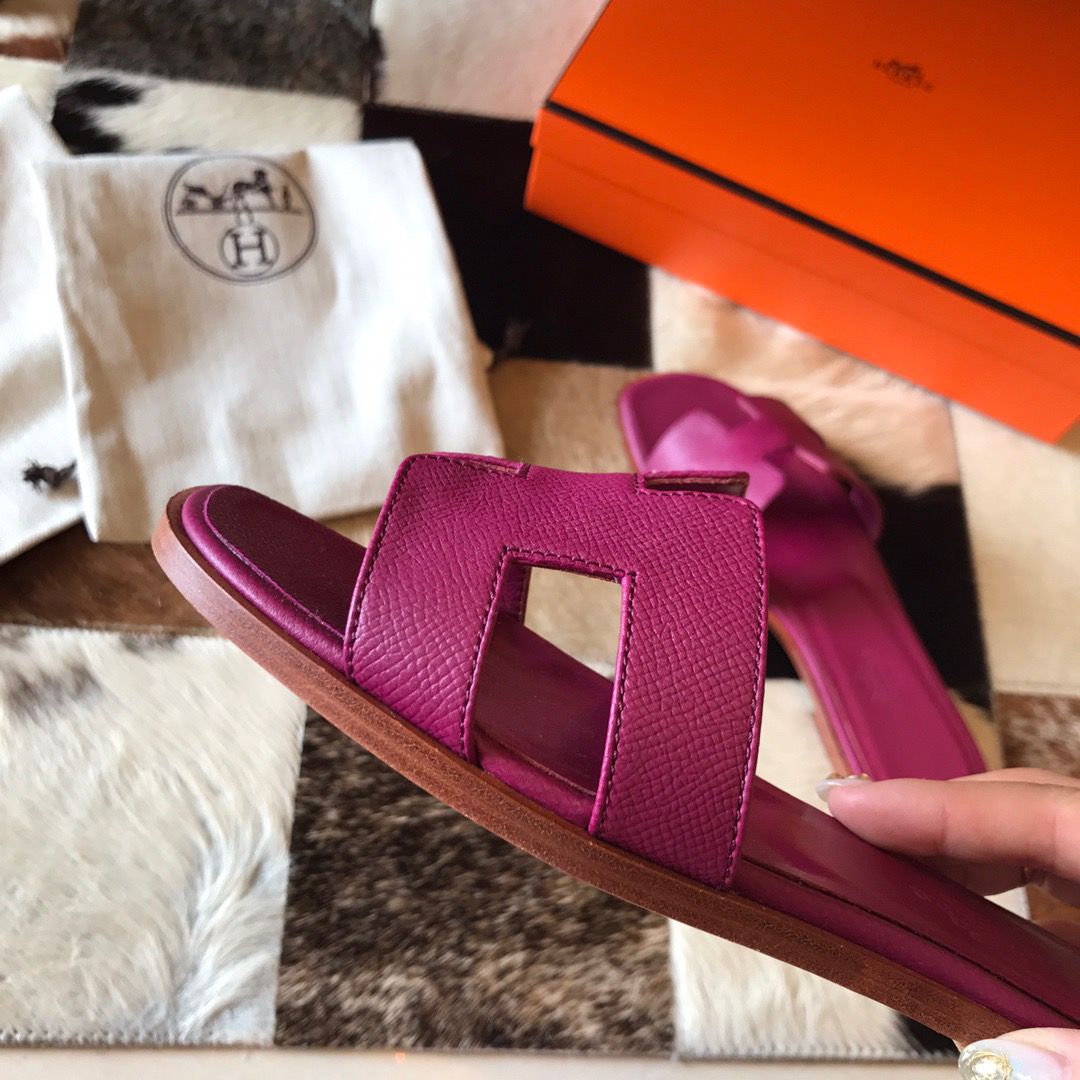 Hermes Oran Slide Sandals In Anemone Epsom Calfskin - Image 4