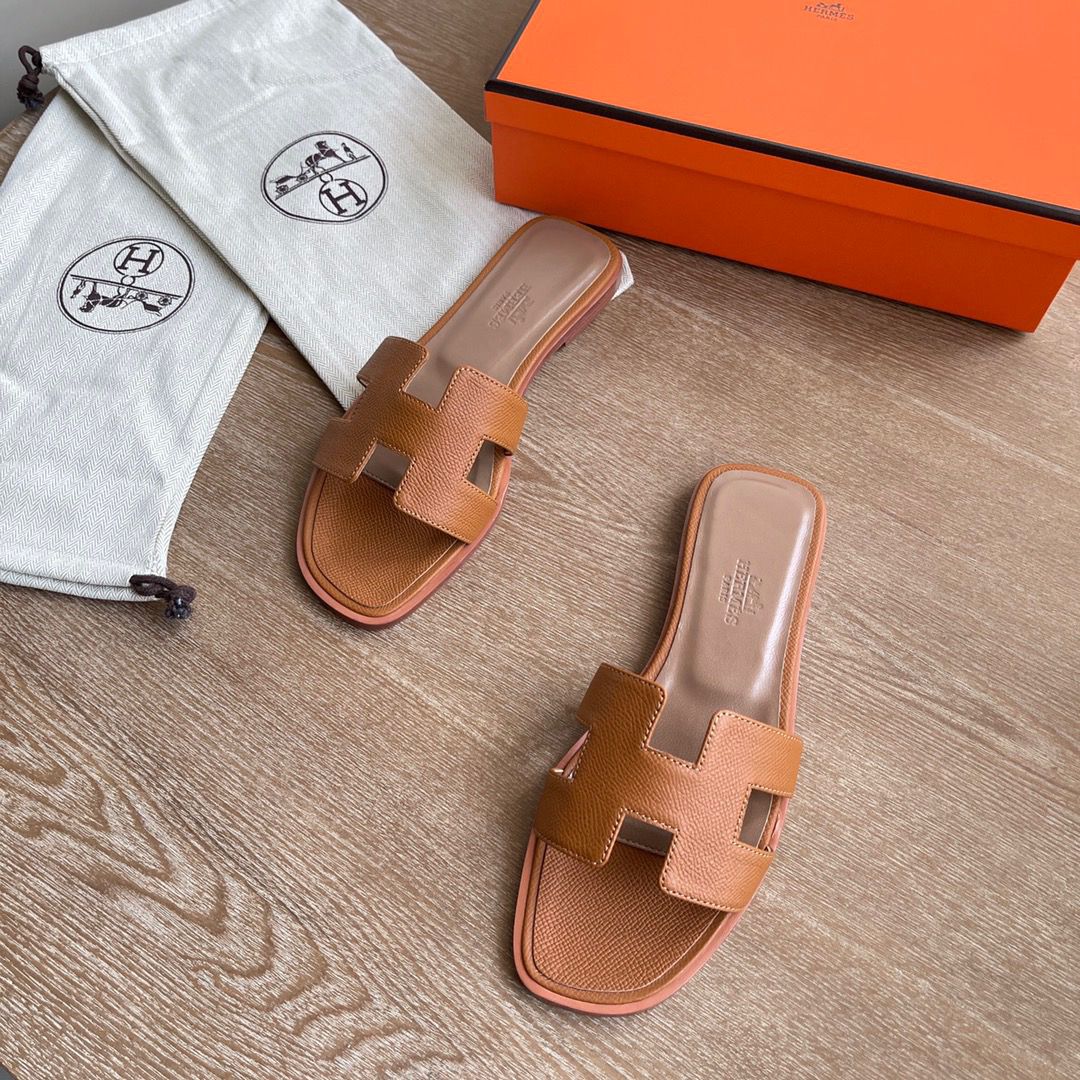 Hermes Oran Slide Sandals In Gold Epsom Calfskin - Image 7