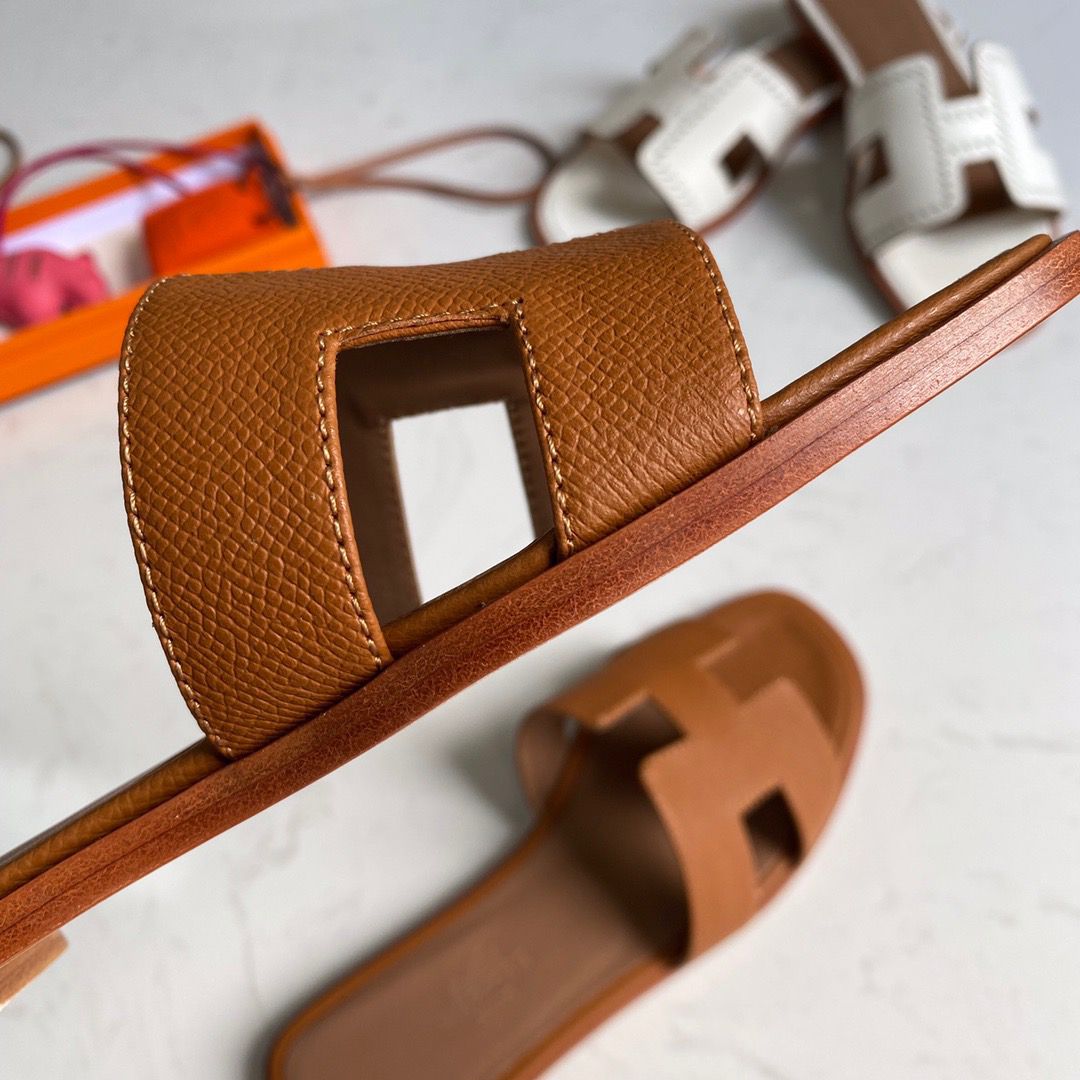 Hermes Oran Slide Sandals In Gold Epsom Calfskin - Image 8