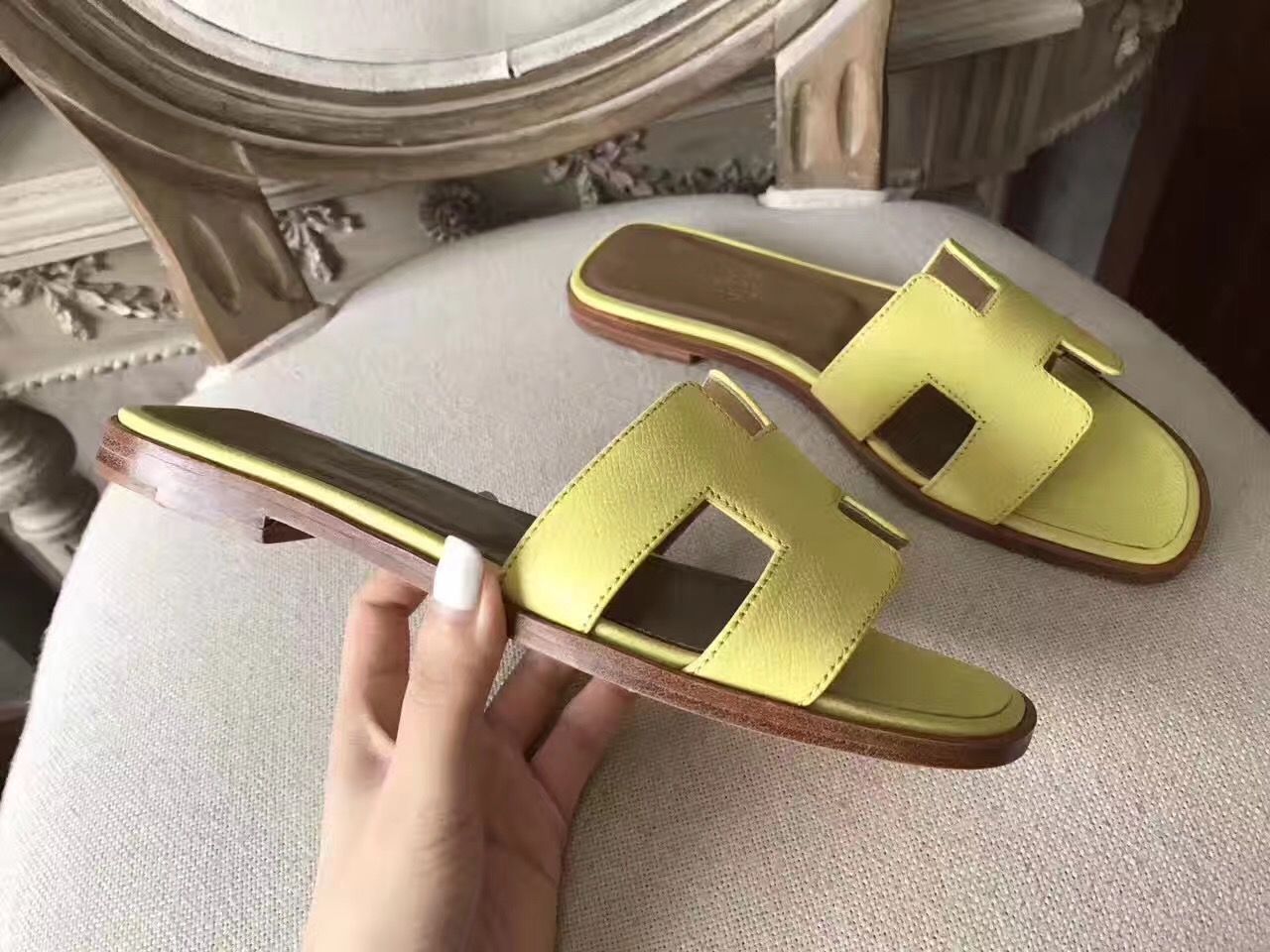 Hermes Oran Sandals In Soufre Epsom Leather - Image 6