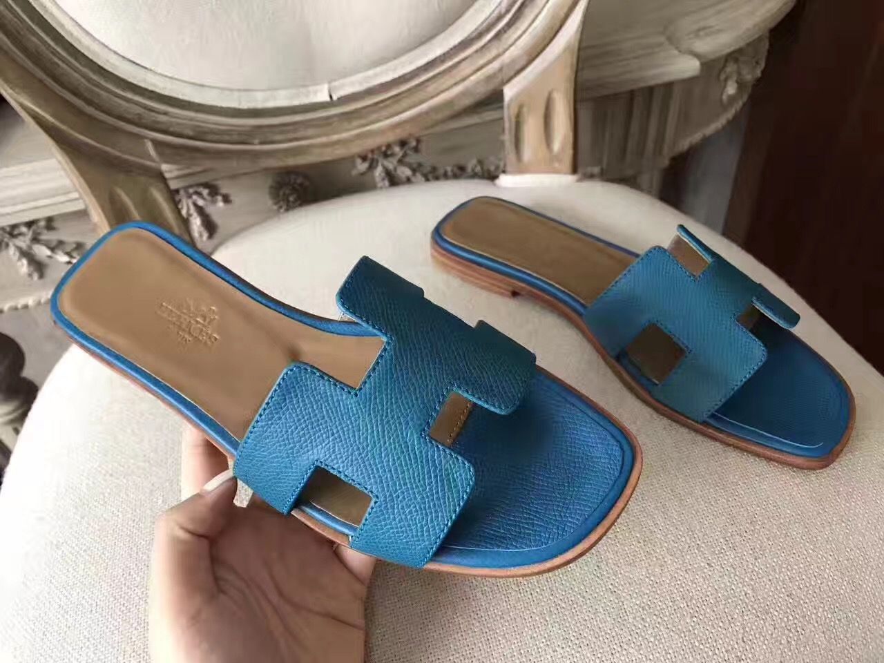 Hermes Oran Sandals In Turquoise Epsom Leather - Image 4