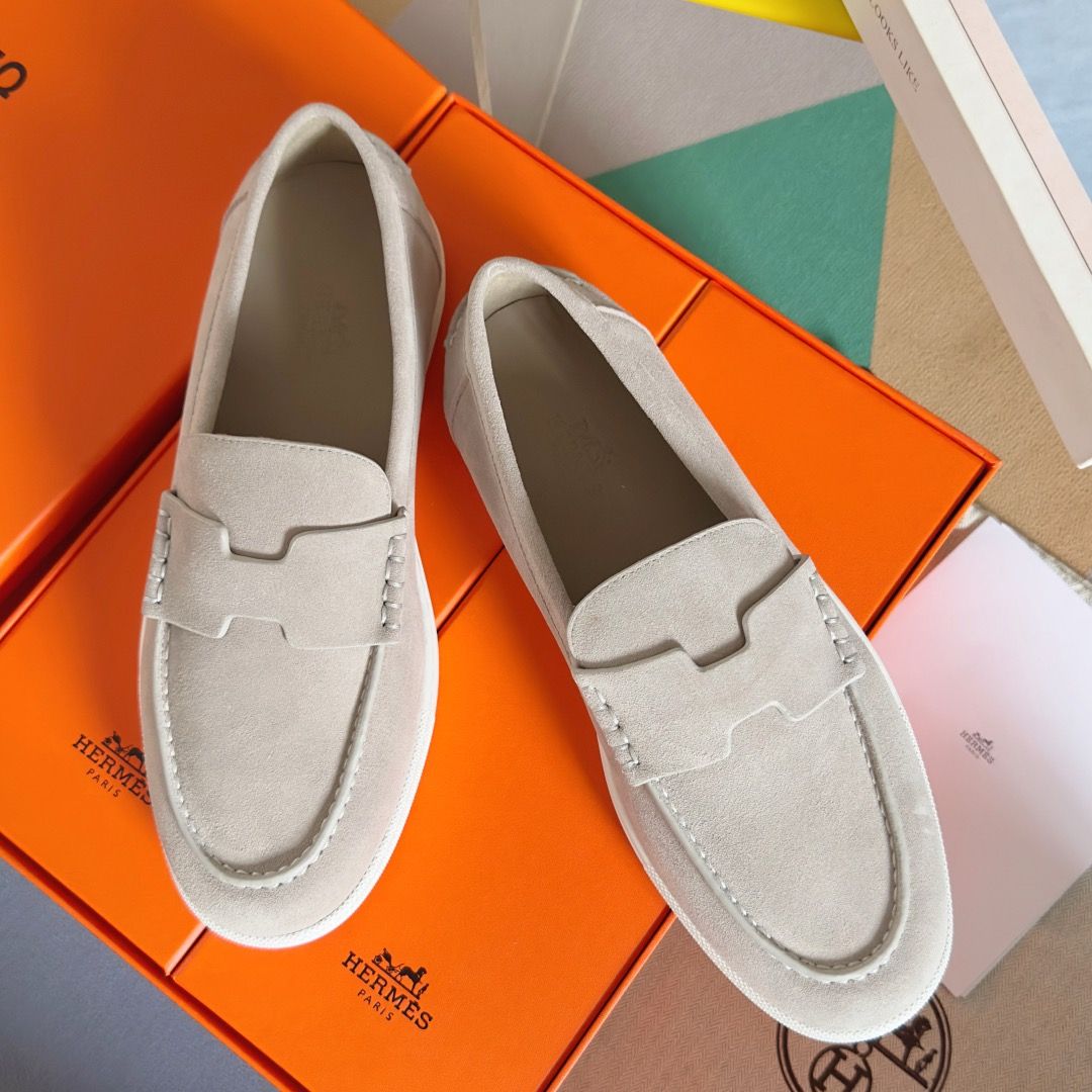 Hermes Men's Job Loafers in Beige Suede Calfskin - Image 4