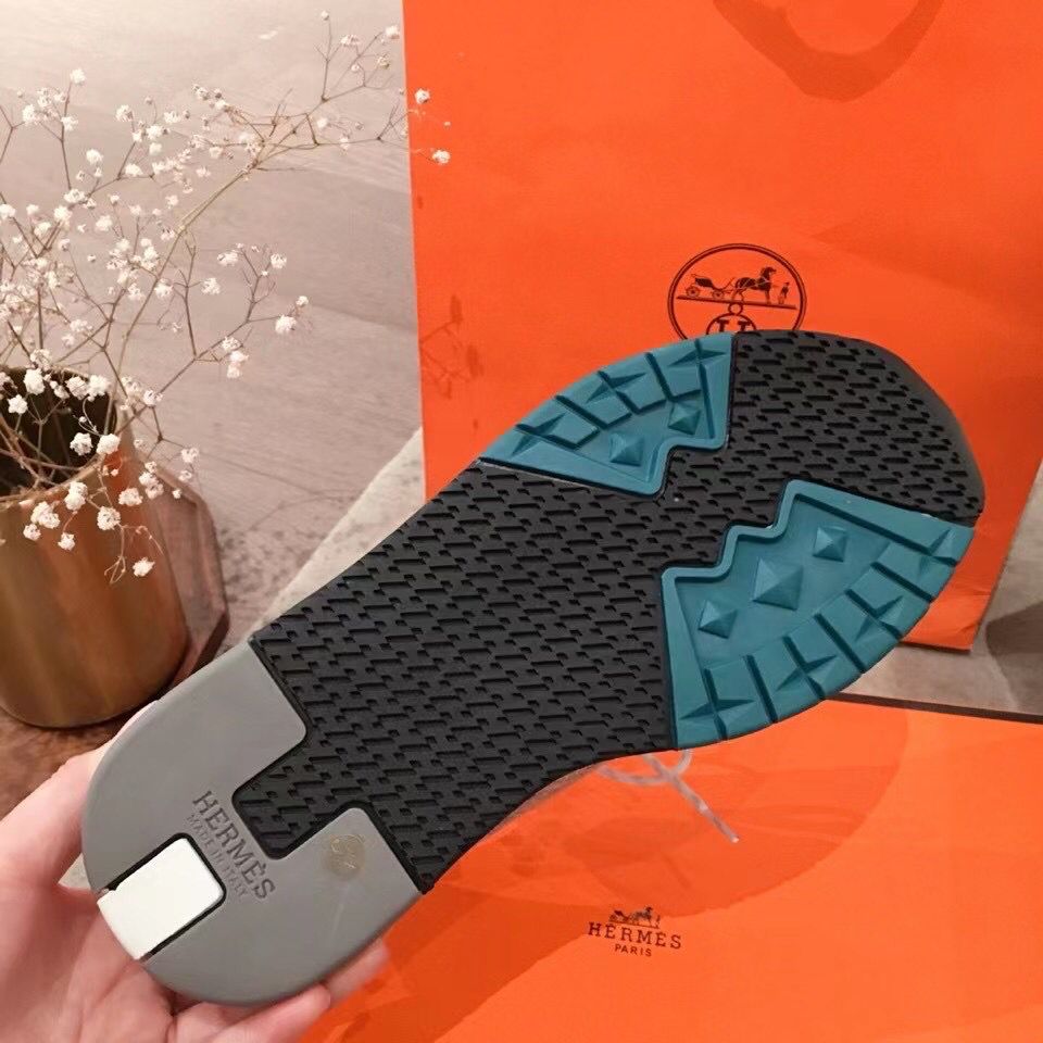 Hermes Men's Addict Sneakers In Grey Knit - Image 10