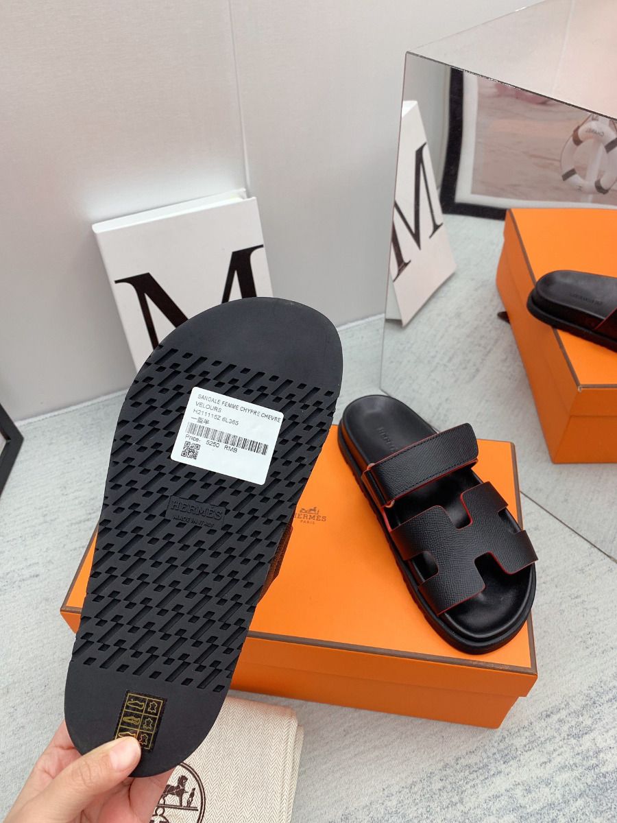 Hermes Men's Chypre Sandals in Black Epsom Calfskin - Image 9
