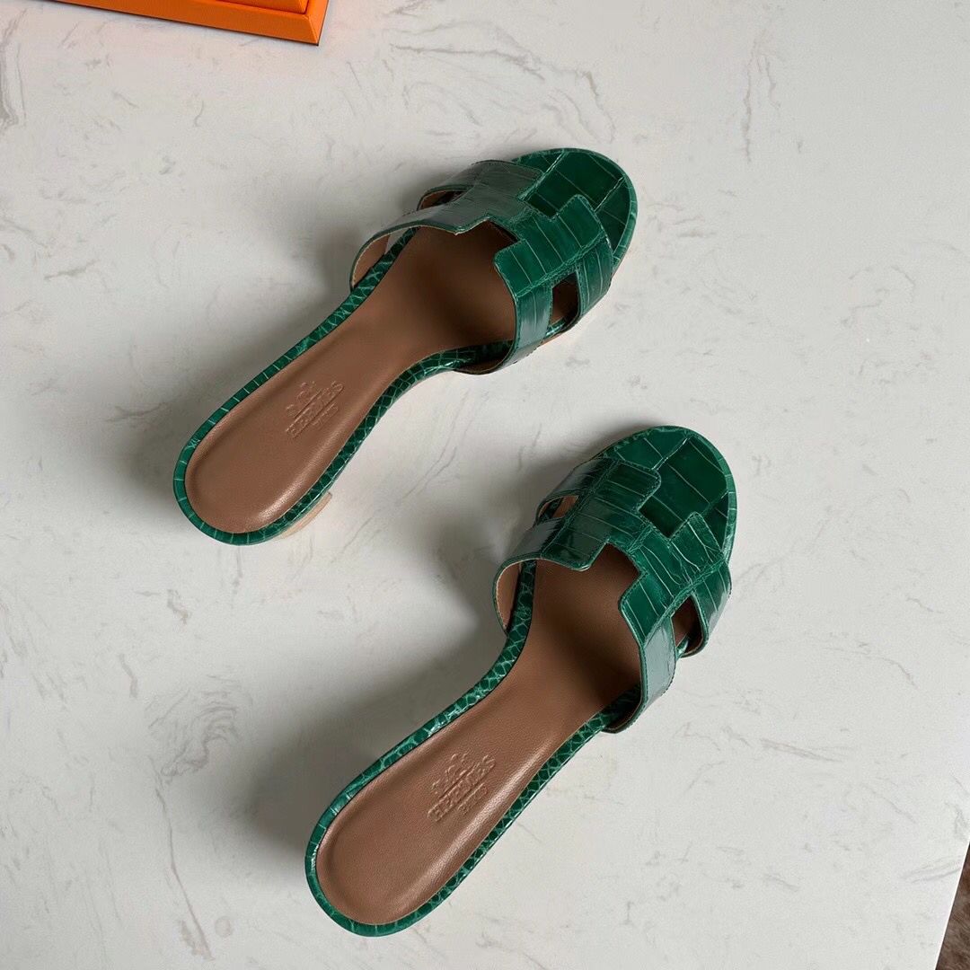 Hermes Oasis Sandals In Green Shiny Niloticus Crocodile - Image 6