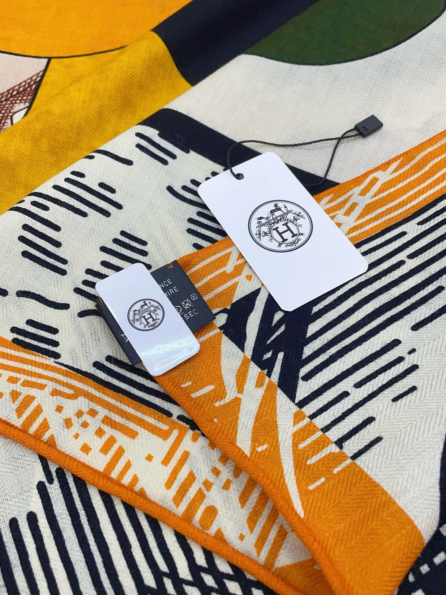 Hermes Black/White Cavalier en Formes Shawl 140 - Image 8