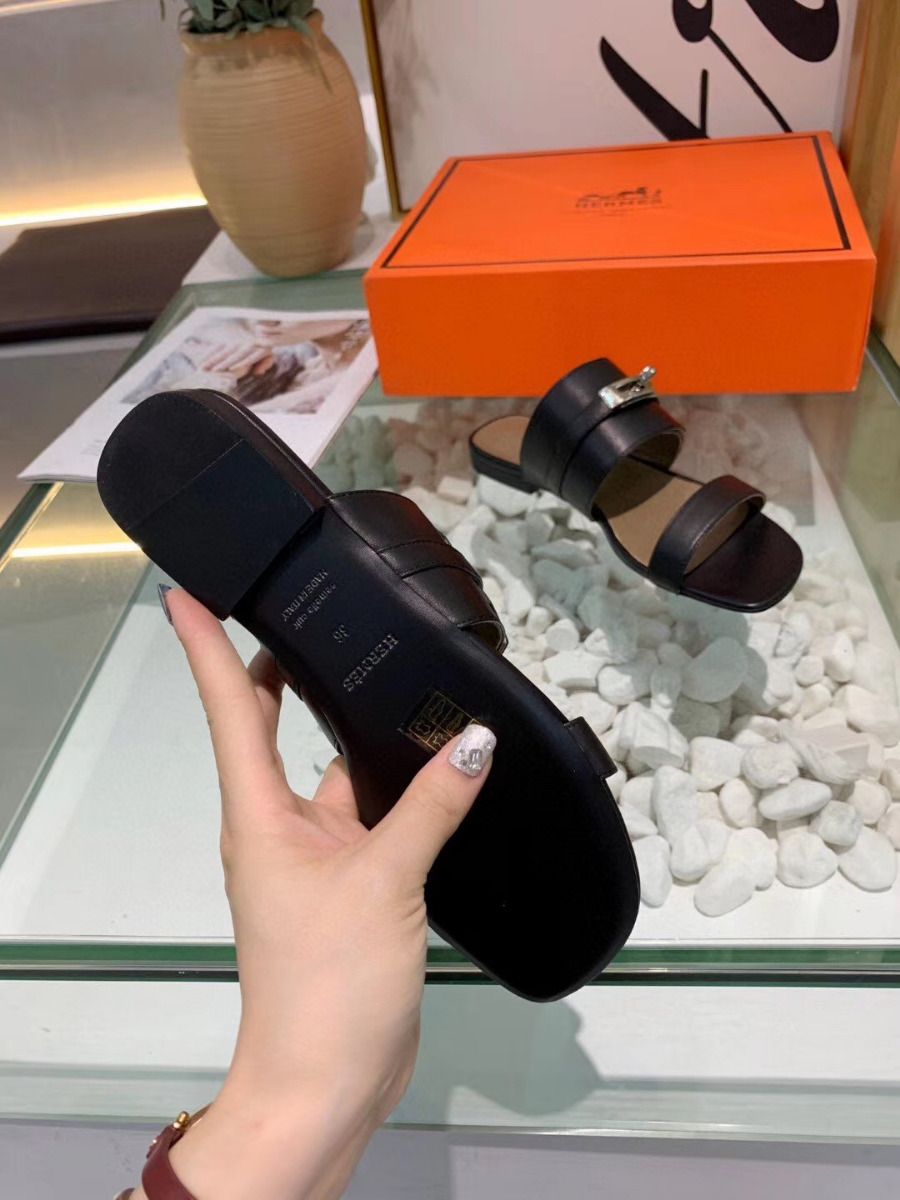 Hermes Avenue Sandals In Black Calfskin - Image 9