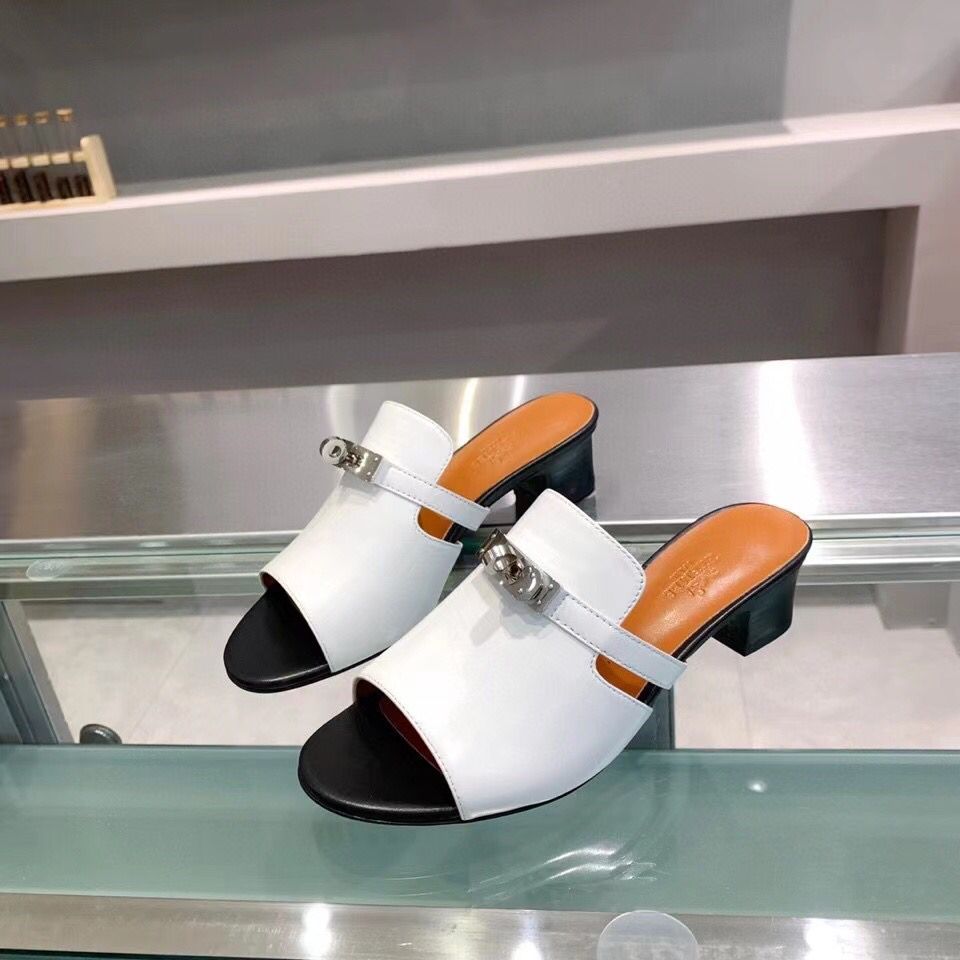 Hermes Candy 40mm Sandals In White Calfskin - Image 4