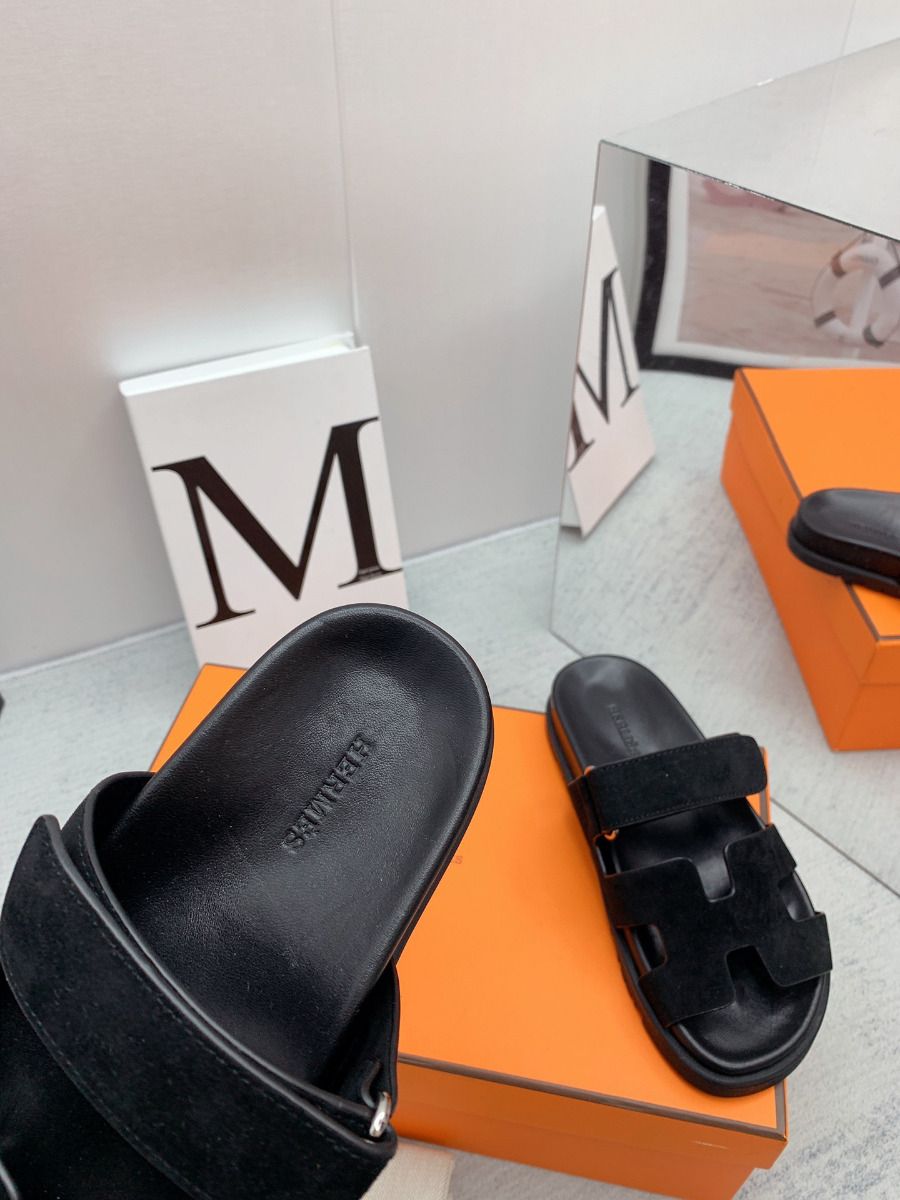 Hermes Women's Chypre Sandals In Black Suede Calfskin - Image 8