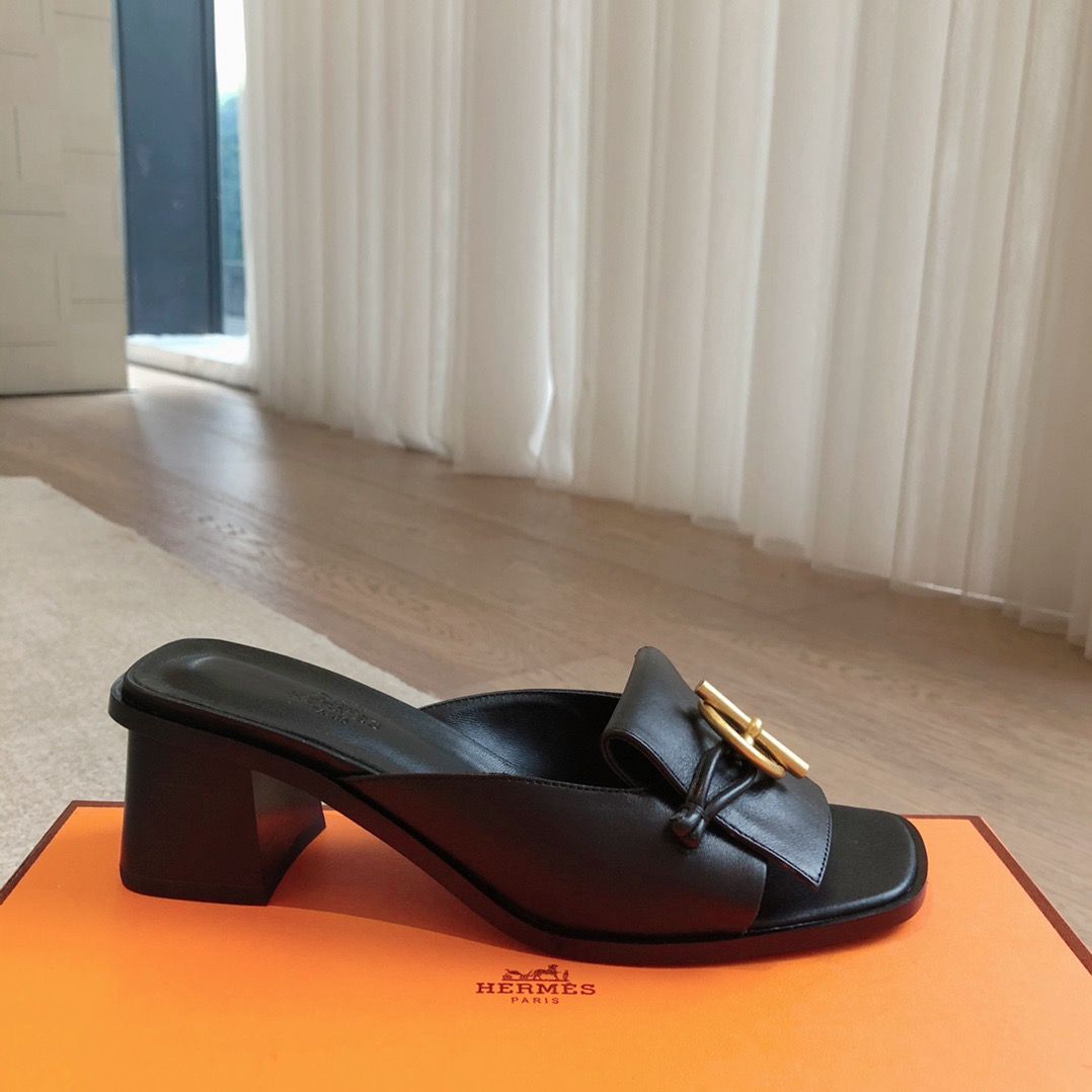 Hermes Women's Ilot 50 Sandals in Black Leather - Image 9