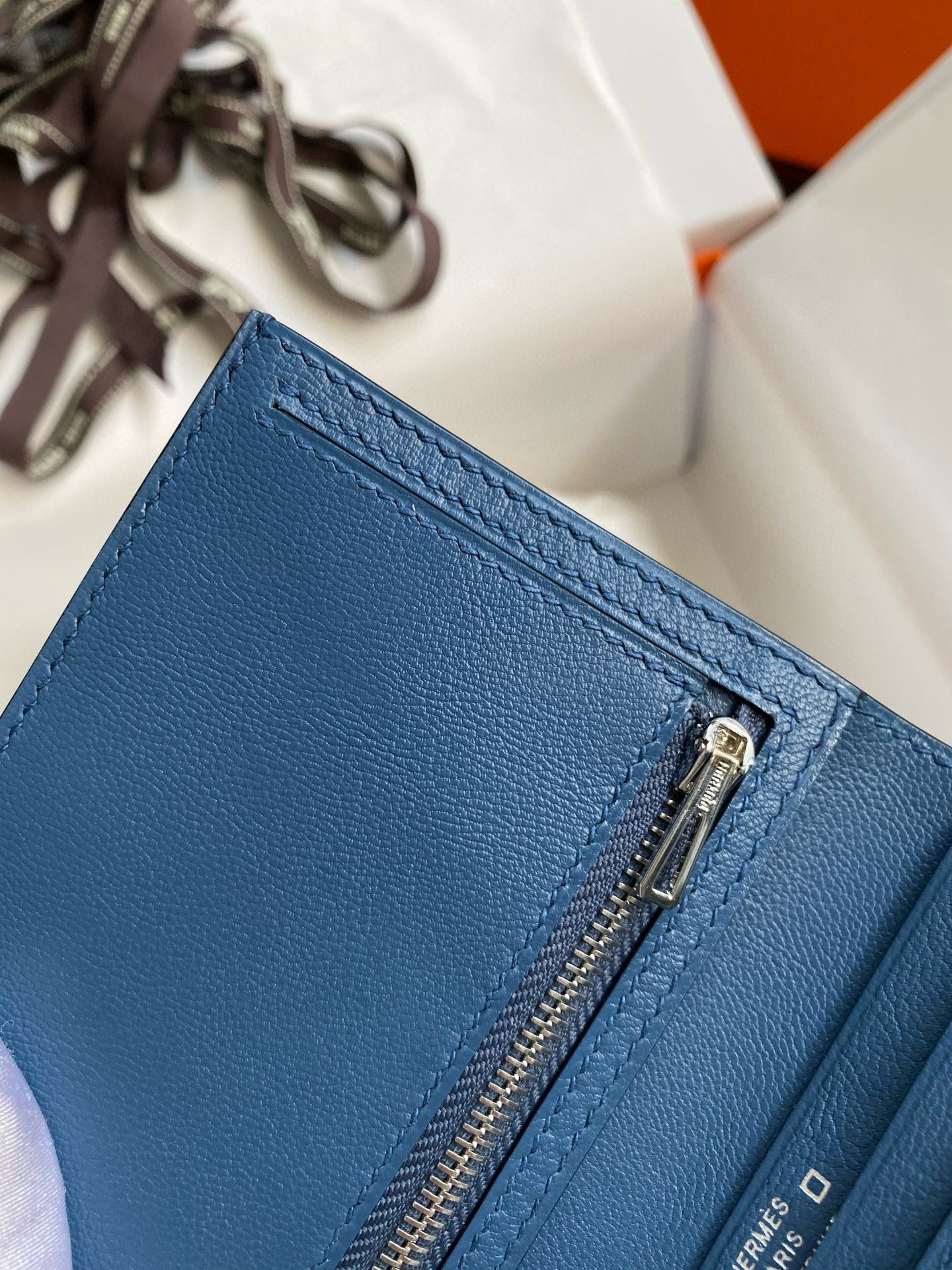Hermes Bearn Compact Wallet in Cobalt Shiny Alligator Leather - Image 6