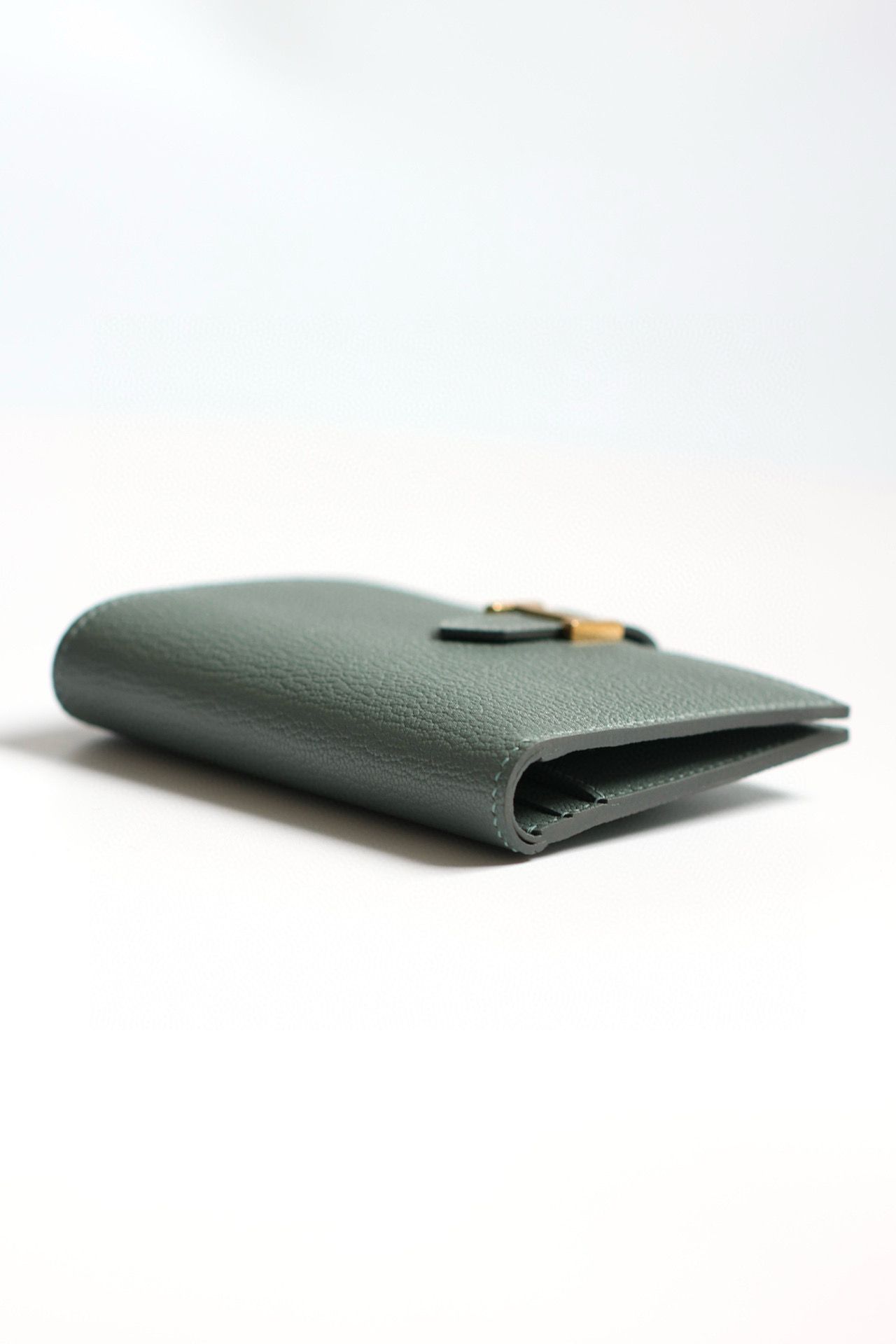 Hermes Bearn Compact Handmade Wallet in Vert Amande Chevre Mysore Goatskin - Image 9